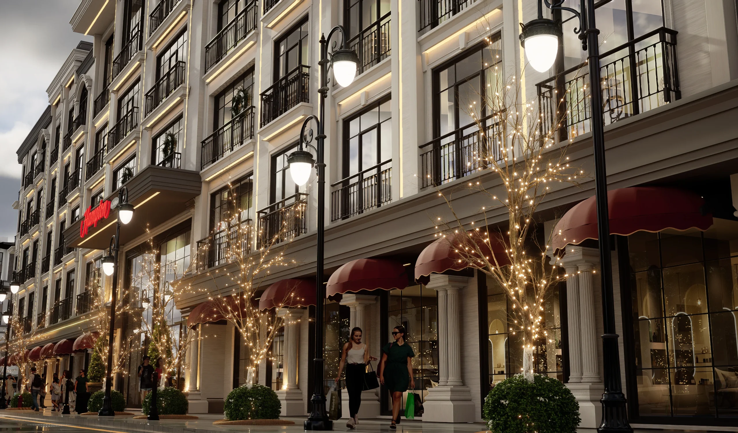 Hampton Otel — Sıcak ışıklı gece cephesi